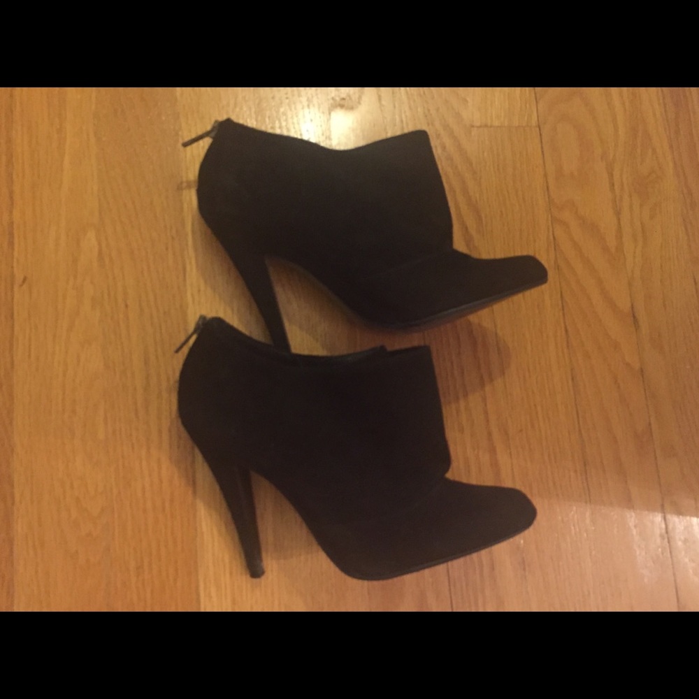 Steven by Steve Madden black suede Booties 8